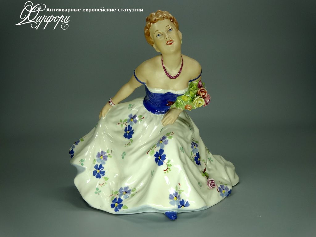Купить фарфоровые статуэтки Royal Dux, Нежность, Германия